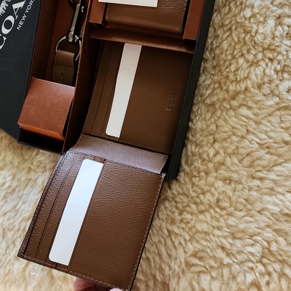 NWOT IOB Coach Men's Saddle Tan Wallet & Key Ring Boxed Set ๐๐ - Picture 7 of 16